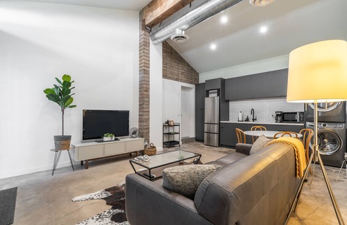 Story House | Historic 2 bed room Casita with private fenced yard