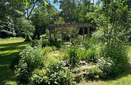 Bethany House | Historic 200-year-old home in the the Pocono Mtns
