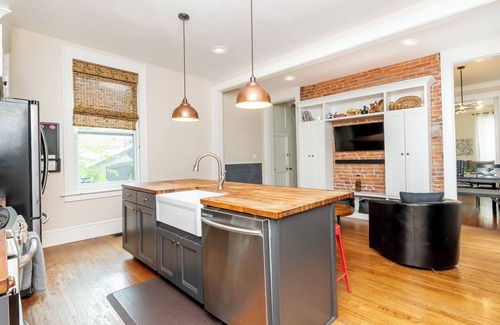 Old Louisville House | Historic 4 BR 3-1/2 BA Brick Home Old Louisville | Near Downtown Expo Derby UL