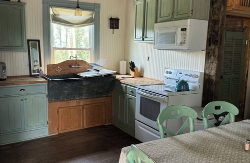 West Middletown House | Historic and reportedly haunted1846 fully restored pet-friendly house for you.