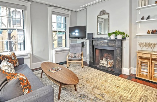 West End Apartment | ★Historic Beacon Hill Boston★A+ Location★Walk Everywhere★Renovated★ Sanitized★