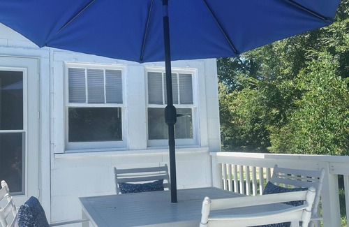 Davidson Cottage | Historic Carriage House Minutes from Downtown Davidson