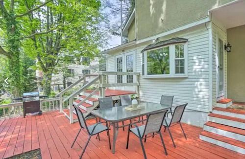 Charles Town House | Historic Charles Town Home. Centrally Located