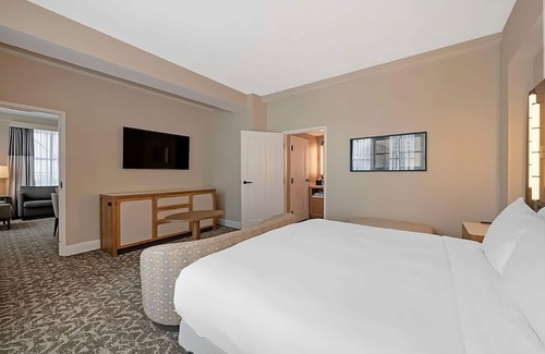 Downtown Tampa Hotel | Historic Charm with Modern Luxury! Experience Tampa