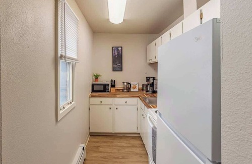 Downtown Anchorage Apartment | Historic Chic Downtown Suite