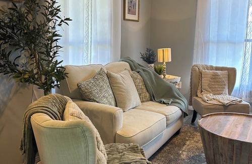 Lynn Haven Cottage | Historic Coastal Cottage