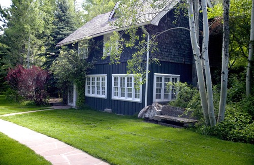 Redstone House | Historic Cottage on Private Estate with Swimming Pool & Tennis Court on Site!