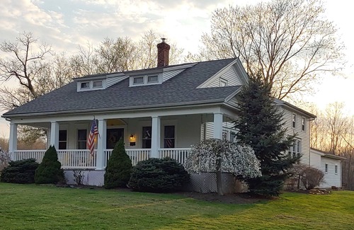 Vermilion House | Historic country lodge with hot tub. Mins from downtown Vermilion.