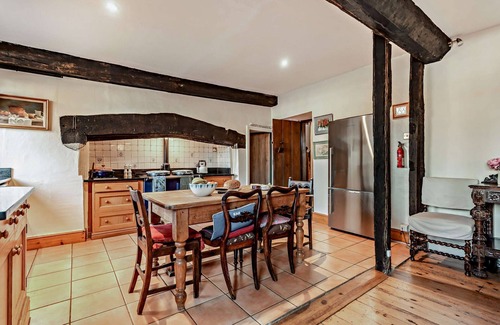 Middleton Cheney Cottage | Historic dog friendly holiday home with indoor pool and sauna - The Court House