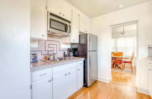 McMinnville House | Historic Dog-friendly Home with Antiques, Near Wine Tasting