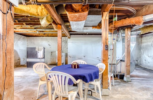 McMinnville House | Historic Dog-friendly Home with Antiques, Near Wine Tasting