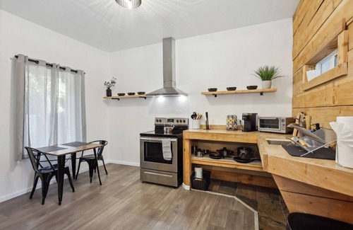 White Salmon Other | Historic farmhouse in the heart of downtown White Salmon! Newly remodeled!