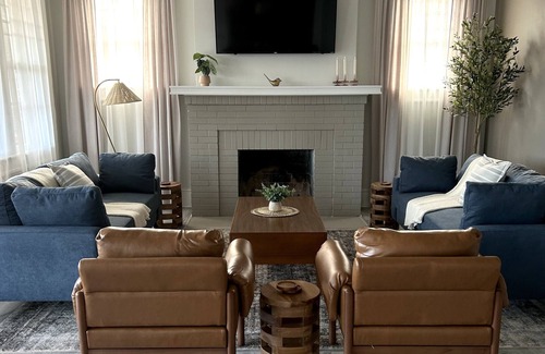 Greensboro House | Historic Haven: Nestled in Downtown Greensboro! Close to Universities.