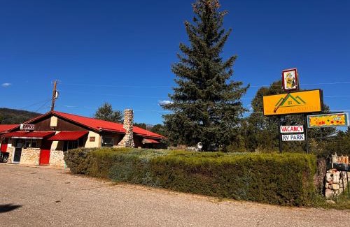 Cleveland Hotel | Historic Mora Inn & RV Park