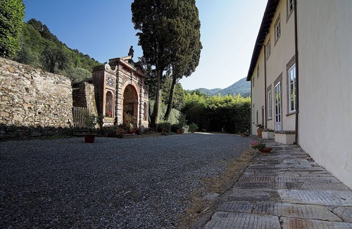 Massa Pisana Villa | Historic panoramic villa near Lucca