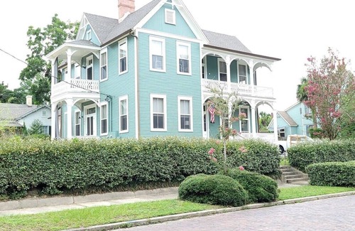 Old East Hill Apartment | Historic Pensacola Stay | Summer Ready Suite 3
