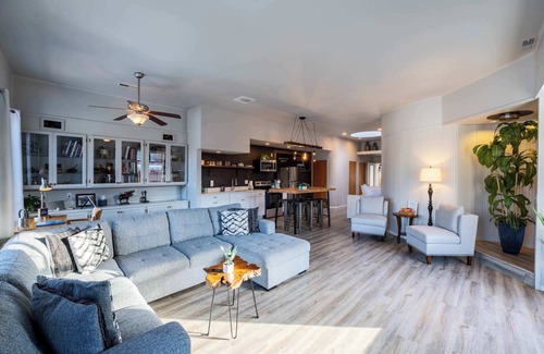 Spirit Lake Apartment | Historic Penthouse Loft | Rooftop Haven