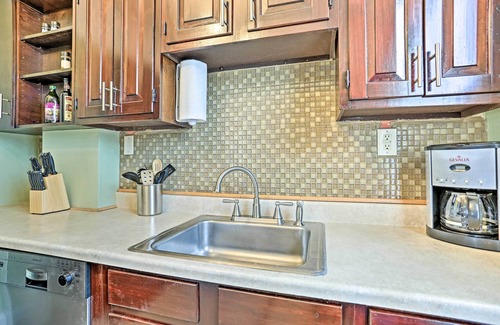 Poughkeepsie Apartment | Historic Poughkeepsie Apt - Walkable Location