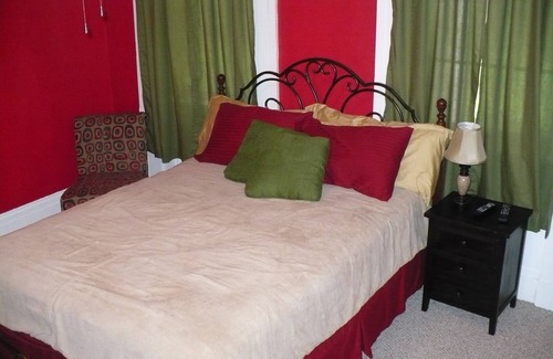 Dubuque Bed & Breakfast | Historic, quiet, elegant, mix of modern & original