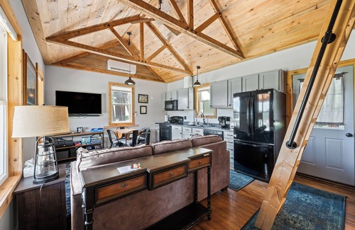 Nemo Cabin | Historic Ranger Station in the heart of Nemo, SD