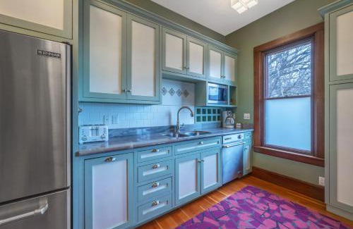 Hood River House | Historic Roe Parker 30 day minimum