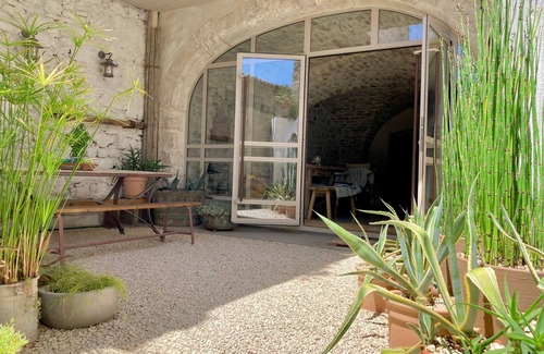 Euzet-les-Bains Apartment | Historic Stone Retreat | 17th Century | Between Uzès & Cévennes National Park