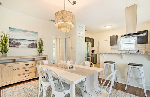 Tarpon Springs Cottage | Historic Tarpon Springs Abode ~ 3 Mi to Beach