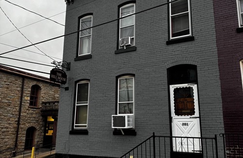 Pottsville House | Historic Townhouse near Yuengling