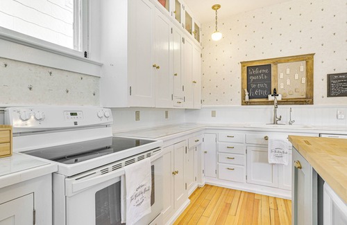Wabasha House | Historic Wabasha Home w/Patio in Downtown!