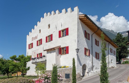 Parcines Apartment | Historic yet Modern Apartment with Terrace, Views, Wi-Fi, Parking and Pets Allowed