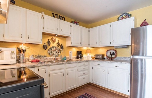 Lake Geneva House | Historical 6BR Downtown Geneva Street Bungalow |Entire Home |Walkable |Well-Appointed |Outdoor Patio