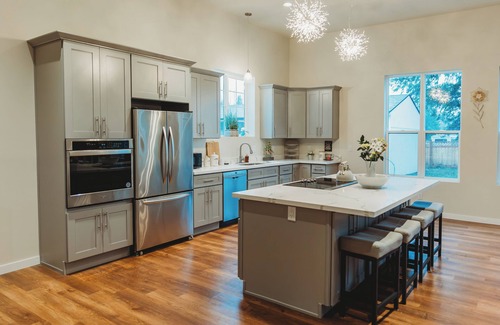 Arlington Heights House | Historical landmark, comfortable 6 bedrooms, 5.25 bath welcoming space!