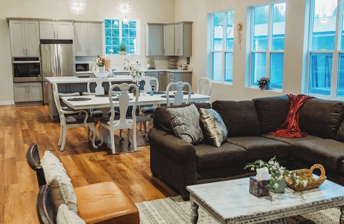 Arlington Heights House | Historical landmark, comfortable 6 bedrooms, 5.25 bath welcoming space!