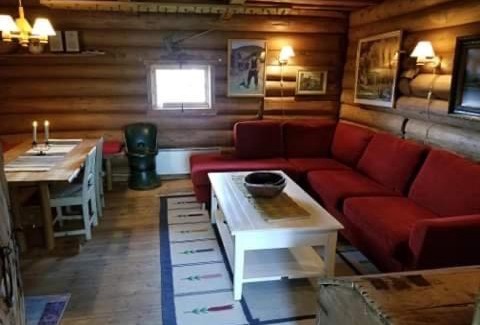 Gvarv House | Historisk opphold på Børte gård