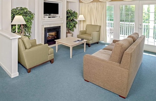 Berkeley Resort | History Adventure! Near Jamestown Settlement, Pool, Kitchen, Golf, Hiking
