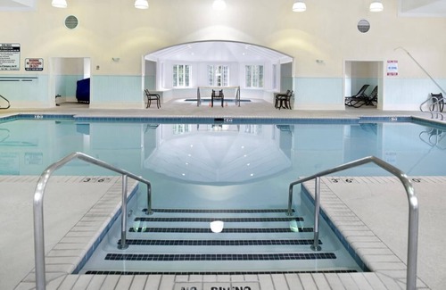 Berkeley Resort | History Adventure! Near Jamestown Settlement, Pool, Kitchen, Golf, Hiking