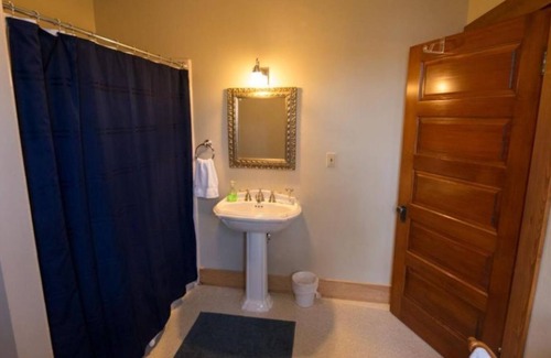 Dufur House | History and Nature Awaits! 4 Comfortable Units, Comes w/ Free Parking Onsite!
