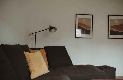 Sud Apartment | HK1: renovated, WiFi, center within walking distance, garden, 62m², 55" TV, train station, Luxembourg