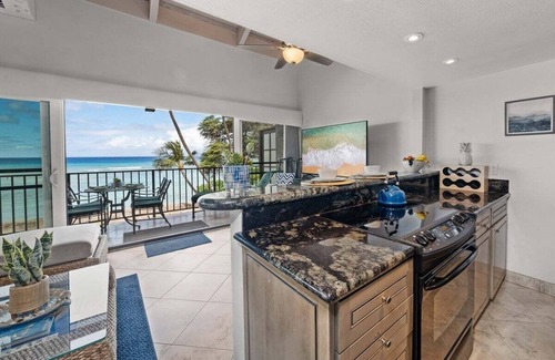 Honokowai Condo | HN 208 Updated OceanFront 2BD w PoolAirbnb 2025 Di