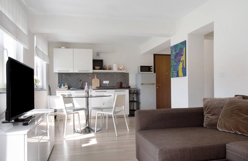 Maccagno Apartment | Holiday Apartment "Oliva Villa Arber" with Private Terrace & Wi-Fi