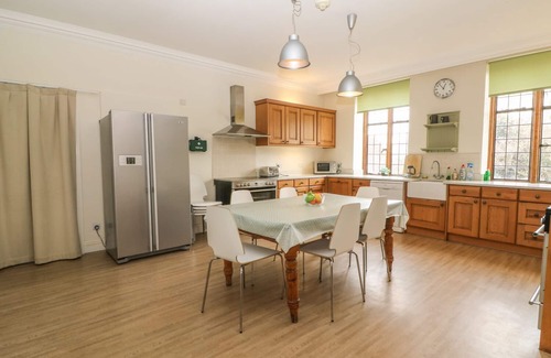 Chiddingstone Hoath Cottage | HOATH HOUSE, pet friendly, luxury holiday cottage in Chiddingstone