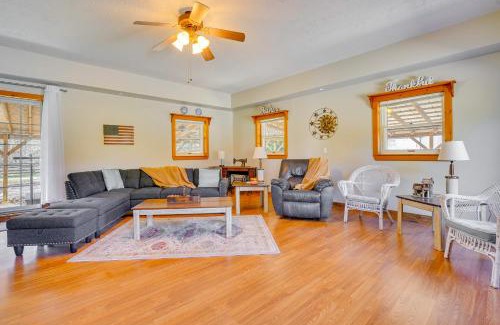Rockbridge House | Hocking Hills Hideaway with Hot Tub and Fire Pit!
