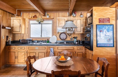 Serene Lakes Cabin | Hodge Podge Lodge · Quaint Cabin in Serene Lakes - Close to Skiing!