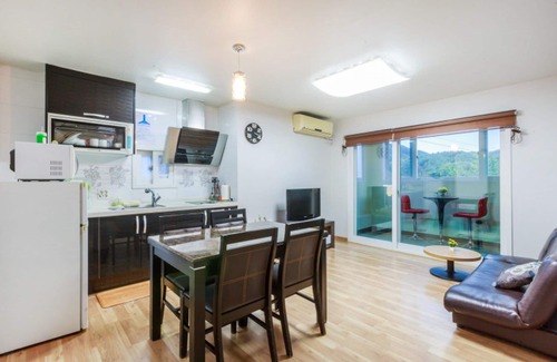 Dunnae House | Hoengseong Modern Hill Pension