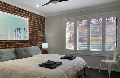 Merewether House | Hoggy's @ Merewether Beach - Close to Everything