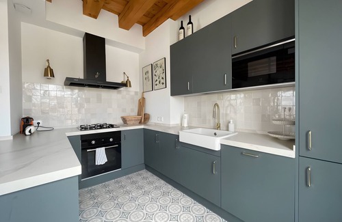 La Granja de San Ildefonso House | Holiday Home 'Río Tío Cocinas' with Mountain Views, Balcony and Wi-Fi