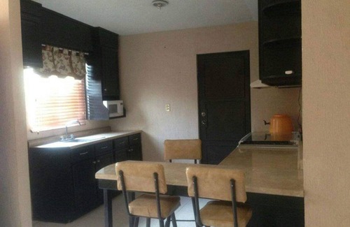 Lafayette House | Hola! Bienvenidos! Este hogar es totalmente seguro y está listo para recibirte