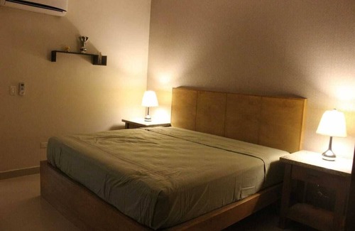 Lafayette House | Hola! Bienvenidos! Este hogar es totalmente seguro y está listo para recibirte
