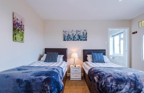 Barnetby House | Holcombe Guest House
