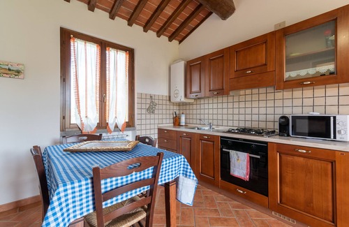 Ciggiano House | Holiday Home "Mugellese" with Shared Pool & Wi-Fi